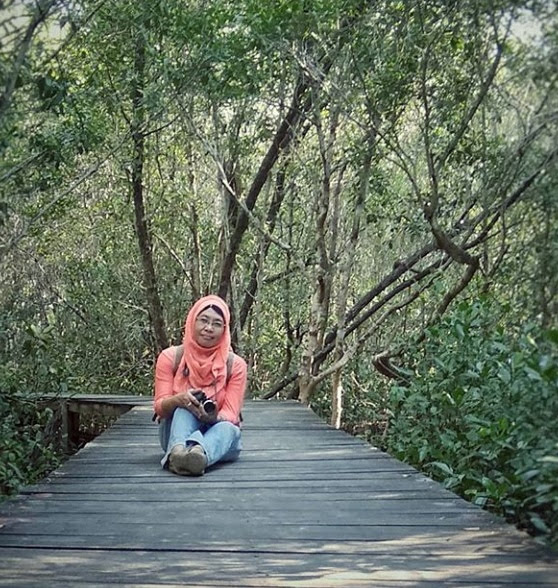 Di Hutan Mangrove Karimunjawa