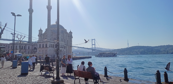 Catatan Perjalanan Umrah Plus Turki 17 Hari (12): Menikmati Ortakoy dan Pemandangan dari Bosphorus